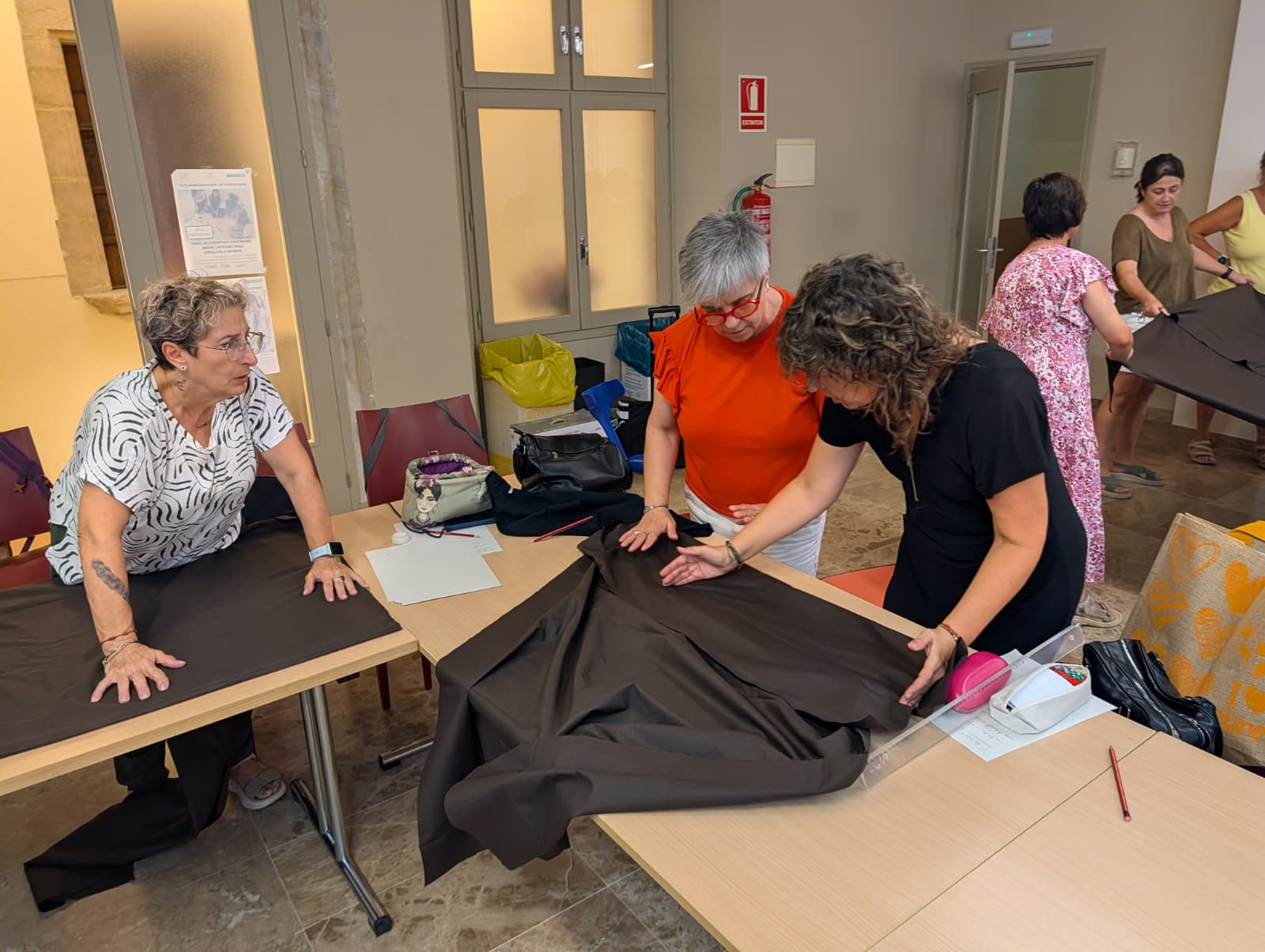 Taller de confecció de roba bandolera